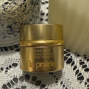 La Prairie Gold Radiance Skincare day
Cream (Not full size)